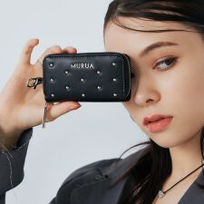 ムルーア(MURUA)のナスカン付きラウンドファスナーキーケース PJA-W1374 スタッズ