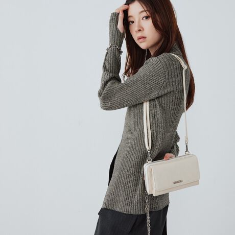 [^ԁFMR-W1364]sV[YtFRAME METAL / t[^iȃcƎRȃVH{tFCNU[͖{vƌԈႤقǂ̃NIeBɃBe[W{̂Ƀt[^荂Y킹VV[YsR̖_炩ȃtFCNU[͂ȂꊴYdオɍڂ̃uEɃx[VbNJ[̃AC{[EubNS3FWJsitzƃV_[obO̗ǂƂǂwEHbgV_[xBž`̂܂܂ɃV_[t鎖ŃV_[obOƂĂgzւƕό`VȃACeBV_[͎O\őeʂ̂zƂĂg\BOʂɂ̓t[|PbgAV[g̊ǗȂǂ\ɁBig͂Asł̃TuobOƂĂg܂BƂoɂ֗łql̂}}̒ʉ@Ȃǂł􂵂Ă܂BsuhtMURUA / [Aw FEMININE MODE xubNƂN[ȃ}XLX^CBňX^CVGbgɏ炵tF~jvXƎ̃[hoghqɃLb`\Ǝvĉ錻㏗Ɍ[h[uāsXybNtJ@FEht@Xi[JdlFJ[h|Pbg~12 / t[|Pbg~2 / D~3 / K~1(d؂L)wʎdlFt[|Pbg~1stitpBOX / IWi`[