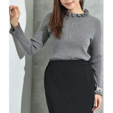 インタープラネット(INTERPLANET)のフリル使いリブプルオーバー