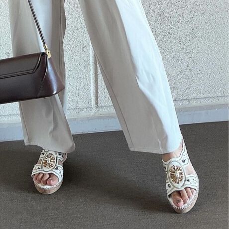 [^:5100]hJIVȃr[YtEFbWT_BLLȃXpR[ƁAɕt`[t킢IVȃT_łBXpR[1ÂJɎDŎdグAl̂1ɂȂ܂BĂ̑ĂT_łB<br>~ƒ͂Xeb`ŕ҂ݍ݁AŜ͋̕CĂĂ܂Bꊪɂ͖{RNgpANAbvڂɂȂ܂BS̓IȎhJ͐FɂA{̂̐Fɂ茩ڂ͋̕Cς܂BRÑEFbWT_́A5.0cm̃q[ŃX^CAbv.BNbVɂ̂́BsCӂ̃W[ɂ҂ŁAAuEAzCgAS[hA^[RCYu[̖LxȃJ[WJ|CgłBĂ̑ɉ؂₩vXĂ܂IIVŉ~[T_łB