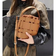 編み込みショルダー　2wayバッグ　トートとしても活躍