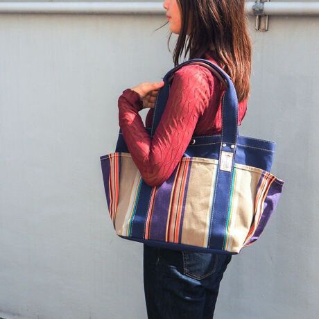 [^:U126B242]iɂĂ͐An̎gpӏɂ蕿̈ʒufڎʐ^ƈقȂꍇ܂Bʐ^1ڂ̃J[͂܂B3.4ڈȍ~̌fڎʐ^́AJ[قȂꍇ܂dl̎QlƂĂByiɂāzMTCÝAA4t@CۂAɂ|TCYȂ̂Œʋ΁Eʊwɂp܂ByɂāzMARIE Taupe^}[g[vI[i[fUCi[SĂAEL^̖Â̖OhMARIE^}[h疼ÂꂽnBƂĂŋΕׁA^ʖڂȏ̎qłB炵Ɖ́A܂ɐFƂǂ̐FMl܂̂悤łBVbNȒɁAȈʂ˂nłB