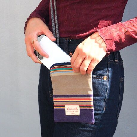 [^:U213B242]iɂĂ͐An̎gpӏɂ蕿̈ʒufڎʐ^ƈقȂꍇ܂Bʐ^1ڂ̃J[͂܂B3.4ڈȍ~̌fڎʐ^́AJ[قȂꍇ܂dl̎QlƂĂByiɂāzpX|[ggѓdbȂǏ̂ɂ҂ȃ~j|[`V_[Bs͂Aig̋MdiƂĂ߂łBV_[e[v̒ł悤ɂȂ܂ByɂāzMARIE Taupe^}[g[vI[i[fUCi[SĂAEL^̖Â̖OhMARIE^}[h疼ÂꂽnBƂĂŋΕׁA^ʖڂȏ̎qłB炵Ɖ́A܂ɐFƂǂ̐FMl܂̂悤łBVbNȒɁAȈʂ˂nłB