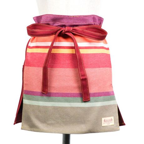 [^:C022007]iɂĂ͐An̎gpӏɂ蕿̈ʒufڎʐ^ƈقȂꍇ܂Bʐ^1ڂ̃J[͂܂B3.4ڈȍ~̌fڎʐ^́AJ[قȂꍇ܂dl̎QlƂĂByiɂāzp̃JtFŌ悤ȍ牺̃M\GvAj[AĐVoIVvłƂVGbgBCɂAK[fjOȂǂ̃[NEFAƂĂ߂łBu\CXgCvv~unnv̑gݍ킹́Ag[^R[fBl[głɌ悤ɂđIт܂Bp͂Aj̓Aȃ蕨ƂĂ߂łBxg[v̐ngpӏ̓_łBʐ^ƈقȂꍇ܂̂ŁA\߂̂ByɂāzCOLLIOURE Rouge^RE[ [WtX́uRE[v́AnC݂̔`łBnC̃u[AԂ≩̏MAʂɉfFƂǂ̊XB̒ɑÂJ[̂܂܃XgCvɃfUCĂ܂BRE[̓tH[BYibhj̉ƂCXs[V^ꂽƂĂLłB