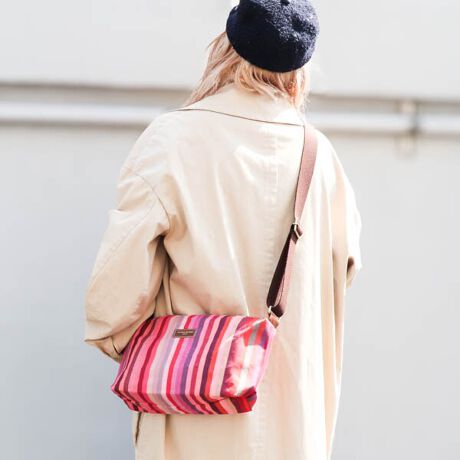 [^:U499080]yiɂāzXgCv̕ƂɐFςU[킹ASS[hōBJWAɂȂ߂AR[fBl[g̕L܂B̏íAu^ԁFU375^U375Bvj[AVfu^ԁFU499vłBύX|Cg͉L3_łBE㕔t@Xi[̖Dڂ2{1{ɕύXƂȂAȑOXbLƂۂɎdオĂ܂BEt@Xi[|Pbg̊v̖D@ύXĂ܂BEt̃obO̃SvgȂȂAVbNŃVvȎdlɂȂ܂Bȏ3_ύX|CgłBڂ͏i摜mFByɂāzPETITE DANI Rose^v` _j [YI[i[fUCi[ L^vȂ̗FlłV\̎Danielle Grailei_jGO[OjɂȂݖtꂽPETITE DANIV[YBڂ݂₪Ĕ炫ւA₪ĎU䂭öꐶAقȂsN̑@ׂȑgݍ킹ŕ\܂B