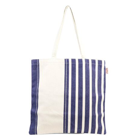 [^:MB001407]iɂĂ͐An̎gpӏɂ蕿̈ʒufڎʐ^ƈقȂꍇ܂Bʐ^1ڂ̃J[͂܂B3.4ڈȍ~̌fڎʐ^́AJ[قȂꍇ܂dl̎QlƂĂByiɂāzu\CXgCvnv~uVvSvgvo[Vudl̃fUCłBtbgŃVvȃfUCR[fBl[gɍ킹₷A莝łA|Ăpł̂|CgBA4TCY[\Bʋ΁EʊwȂǂ̃TuobOƂāA܂͔p̃GRobOAy܂肽ŗsłBLprɃIXX̃g[gBAGłByɂāzSELLIER MARIN Ecru Marine^ZG } GN }Xeb`ƃ}{[_[̑gݍ킹̂̐ńAC̐EAƁAđDC[WĂ܂Bisς̂̓̕CeAɂ₷ALȑ吼mvN܂B