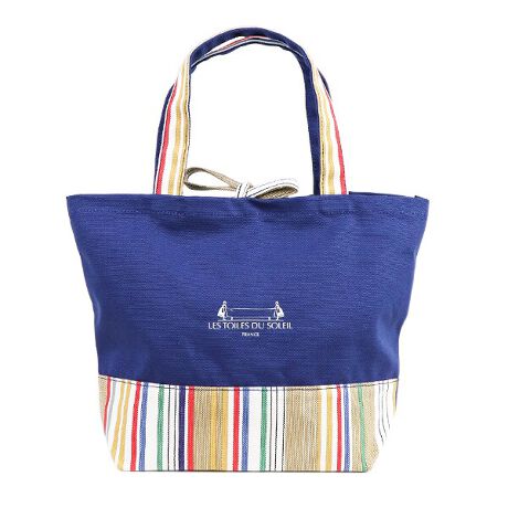 [^:AB014486]yiɂāzX̃R[fBl[gɍʂYĂ\CXgCvgpAJtŏiȃg[gobOB ug[EfE\CvŒNĂA[JCuI΂ꂽlCfUC̃obOłB̃{fUC炵ANZgɂȂAfC[R[fɉ؂₩vX܂B{fBJ[̓\CXgCvɍ킹|bvȃRrJ[œWJBɕG͂ݏoȂԂŏiȃTCYB500mlybg{gcɂۂ܂Aڈȏ̎[͂ւAoɂ҂łBJWAAǂȃX^Cɂށul̃fC[g[gvłByɂāzFLAMME Miel^t[ ~GFLAMMÉAh2024NpċGܗցh̊JÂɂȂŁAS̐FʂɃCXpCAăfUC܂B̃X|[cCxgɌhӂ\鐶nłB