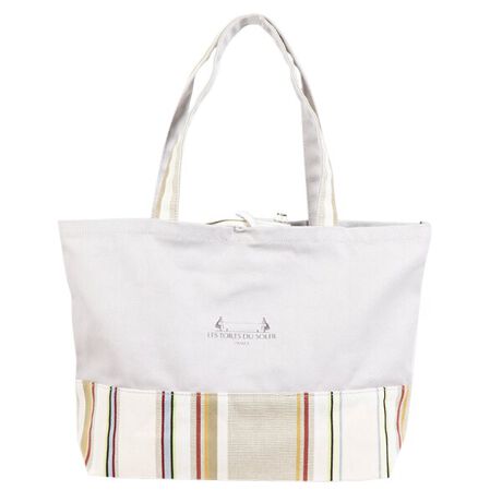 [^:AB015483]yiɂāzX̃R[fBl[gɍʂYĂ\CXgCvgpAJtŏiȃg[gobOB ug[EfE\CvŒNĂA[JCuI΂ꂽlCfUC̃obOłB̃{fUC炵ANZgɂȂAfC[R[fɉ؂₩vX܂B{fBJ[̓\CXgCvɍ킹|bvȃRrJ[œWJBɁA߂ɐ݌vnhɂA莝ɂ|ɂΉł2WAYdlłBA4TCYybg{gTCYŁAʋ΁EʊwEoɂ҂BJWAAǂȃX^Cɂށul̃fC[g[gvłByɂāzAUGUSTE Blanc Gris^I[MXg u OI[MXǵAINV^j[ñ@JX܂ł̓̂\FʖLȐnłBƑIȒ̂Ƃ̐΂̕ǖʂɂ́Az~蒍A΂̐V̉ł́Al[hA[CAtKX̋G߂҂\āAĂ܂B