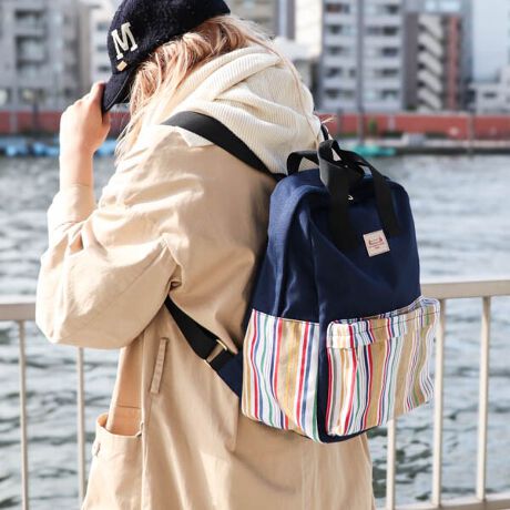 [^:AB018486]yiɂāztX̓`Duh ug[EfE\Cv ̉؂₩ȃ\CXgCvґɎgpA|bvŉ؂₩ȃbNTbNBO|PbgƃTChɌӂ\CXgCvngݍ킹A{fBJ[Ƃ̃RgXgyfUCłBnhtŎ莝OKBt@Xi[JKobƍLJȀoꂪ₷dlɂȂĂ܂Bɂ14C`m[gubN^ubg傫ŔwʂɃNbV|PbgtłBʋ΁EʊwEoɂ҂BJWAȂîA𖾂邭ĂobOłByɂāzFLAMME Miel^t[ ~GFLAMMÉAh2024NpċGܗցh̊JÂɂȂŁAS̐FʂɃCXpCAăfUC܂B̃X|[cCxgɌhӂ\鐶nłB