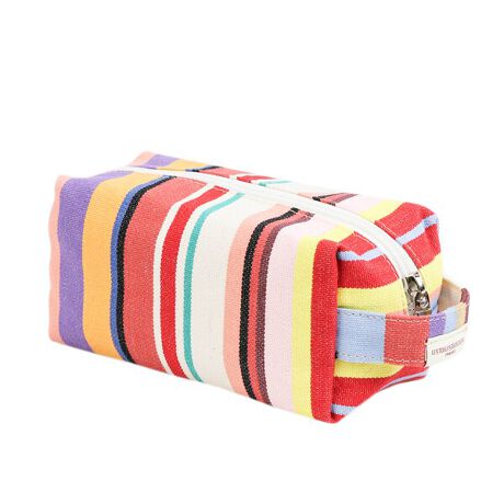 [^:MG003-003-B]yiɂāz}`LĎg₷A^CṽXNGA|[`BCN|[`ɂ͂A܂Ƃ߂ăobO̐ɂ߁By|[`ƂĂ􂵂ĂA}`ɂg|[`łBt@Xi[͑傫JƂł̂ŁAmF₷ȂĂ܂B^тɕ֗ȓ̎肪tĂ̂|CgBpɂ͂Av[gɂ҂ȃACełByɂāzTOM Multi^g }`ƃg tBbvXg̍i̊zɕ`XgCvƁAEg[EfE\C̑OgTKZЂ̌ÂnA[JCuɂ悭ĂƂA2̕~bNXĂ̐nfUC܂BCAʎAsXnAɂтJjO[RcX̕i؂悤Ȃ̃fUĆAʌɂI΂ꂽA̒nɕ炷oCGog̏ɂiłB