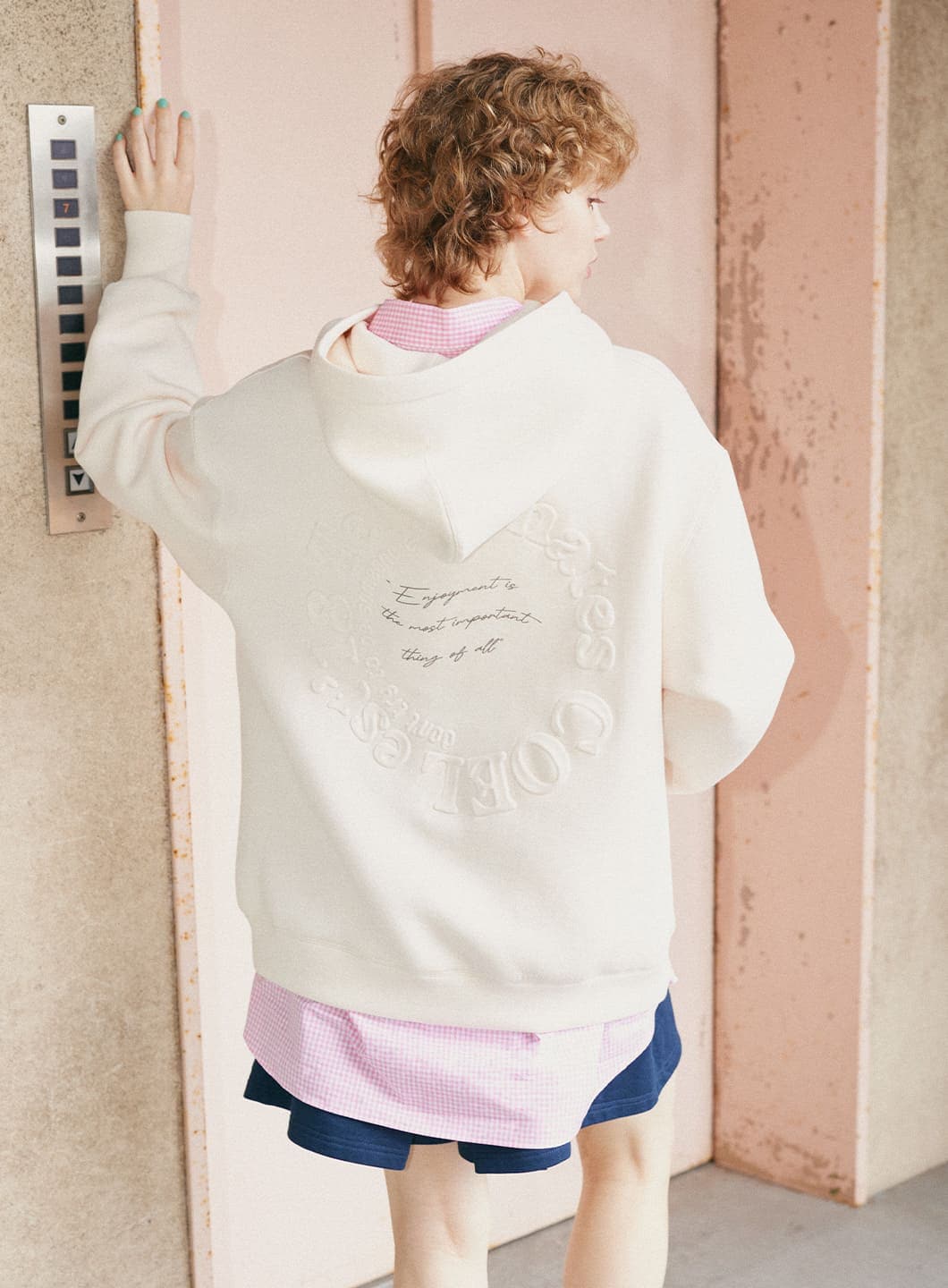 フレイアイディー 15thオリジナルロゴプルオーバー FRAY I.D