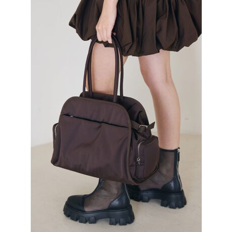 [^:185209031]yFabricznRV̂|cCfނgpB₩ȕ\ʊ̑fނɁAוɎꂽOOfނȂǃGbŴtMbv܂ByDesignzTChɕt̓Iȃ|PbgfUCƃRV̂|GXefނŁAJWA߂Ȃ~j}ȃ~^[fUC̃obOɎdグ܂BĂ̂oɊeʂŁA唻PCTCYɂȂĂ܂BɊ|悤𒷂߂ɐݒ肵Ă̂ŁAו̑OoA}}BAGƂĂIXXłByfgzuEF173cmFreeTCYpyӎz摜̏i̓TvłB\摜̐F́Aj^[uEUɂĎۂ̏iƎ኱قȂꍇ܂B\߂BACeTCY͏iTv̐Ă邽߁Aۂ̏iƑ̌덷ꍇ܂BipׂɁAAeV^OEl[KmF̏Ap͂舵B