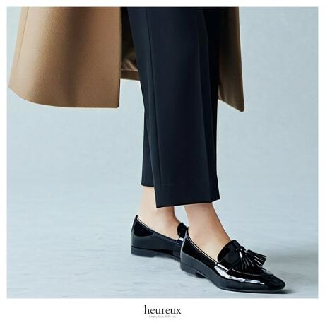 [^:HLOA-2]VvȃfUCŃNVJȃGi[t@[Btbgɋ߂q[łdvCx[g܂ŕLJo[܂B[t@[ɂ肪Ȍłfފ͂ȂAȂ₩Ń\tgȗSnڎwč܂Bܐɗ]TXNGAgDƐVJAӂӂWC\[őƂĂyBtbg[t@[Ȃ̂ɃNbVĂ܂̂ŒԗĂɂBSn͑ŜӂƗDݍފłBfŗĂA\ȂTbƂɂ̓pJpJƌChłq[NbVBSnŗDɍllߍ݂܂BfłAC⃌MXȂǂ̃bOACeƍ킹Ăނ̂ŃR[f̕LȂ藚񂵂ՂAقڃI[V[YΉ̃[t@[łBGiȂ̂ŉJ≘ɂACpvXƂĂ􂵂܂IGi[t@[ /TCYWJF23.5`26.0cm /J[FubNq[̍F2cmdF160gi23.5cm БjގFvuh/heureux(E[[) 26cm܂łpӂ܂B傫TCỸ[t@[ĂY݂̕ɂ