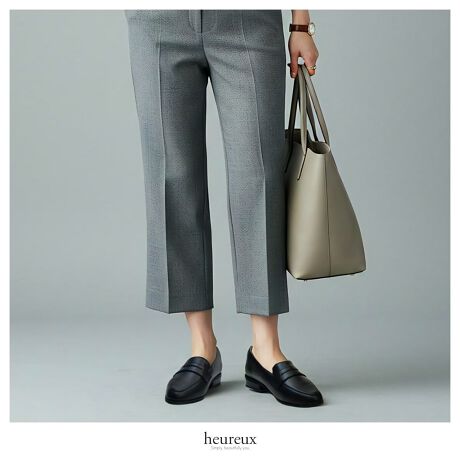 [^:HLOB-1]VvȃfUC̃|CebhgD̃[t@[́ApcX^C͂XJ[gɂ킹₷dCɃsb^BfUCłȂASnɂ0[t@[łB炩ȃJ[uA[hgDœKxɒ߂ăLb`߂Ȃ炵ɁBԂ̃RC[t@[lۂDۂłBD̂̓fUCłȂVJAӂӂWC\[őƂĂyBNbVĂ܂̂ŒԗĂɂBSn͑ŜӂƗDݍފłBfŗĂA\ȂTbƂɂ̓pJpJƌChłq[NbVBSnŗDɍllߍ݂܂Bg[VvȃfUC킹΃ObƑlۂɁBJWAX^CȂAKxɒ܂ăX^CbVɁBH~̂قR[f̃ANZgɂ܂ITCYWJF23.5`26.0cmJ[FubNq[̍F3cmdF160gi23.5cm БjގFvuh/heureux(E[[) 26cm܂łpӂ܂B傫TCỸ[t@[ĂY݂̕ɂ