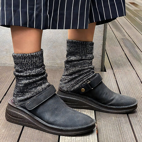 [^:MHA-1]ɉ̍\̃tbgxbh\[ŁA̎܂肪悭ԗĂAĂɂmu foot!(~[tbg)̃RtH[gT_łB₷5cm̃q[r̃VGbgLCɉoĂ̂ŁAXJ[gpcX^CȂǃ{g̃R[fIт܂B̃XgbvtĂ̂ŁAił΃Xgbvg킸T{X^CŁB̓Xgbv𓮂ăobNXgbvɂĂtBbg߂ėĒ܂BT|[gEEE̒̂ڂ݂xđ{̃A[`L[vBȎɂ₳SnłBJbvC\[EEEƂ̌`ɍ킹āAڂ݂JbvC\[BƂtBbgĈxAbv̂ŕ₷Ȃ܂BA[`oXT|[gEEEɍL낤Ƃ鑫{̃A[`ɂȂ悤₳T|[gBȐԂŕ̂őւ̕Sy܂BtBbgŜŏdSx邽߁AɂȂ܂BIu[NgDEEEewԍL߂ɂƂܐ`ŋȂyȗSn܂BO̕ɂ₷`󂾂Ǝv܂BIu[NgD^Cv́A^ォ猩ƂewԒiGWvg^j^̕œKłByq[z5cmydz260gi23.5cmБjyގzv/EVA\[