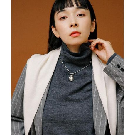 [^ԁFBO36-UL35]AiCg`[tɂgbv_ȃlbNXBA[k[H[WG[璅z𓾂ăIWiŌ^グgbv́A[݂̂郔Be[WWG[̂悤ȏdY܂BgbvĂ郉EheNX`[̃fUC`F[[h𐷂グAߋ͉߂ȐӂC[WApGKgɌĂ܂BIRIS47(CXtH[Zu)IRISƂ̓MV_bɓoꂷAƊCqׂAlނƐ_Xq̏_BoWG[ׂ͂l̎ɓn܂悤ɂƂv߁A gɂ邱ƂŎR̂̎Ă悤ȃWG[ĂuhłB ƕtSn̗ǂ؂ɃGKgŃGbW̌WG[WJĂ܂By2023 Spring^Summerz̏íAfUC܂ߑ@ׂȉH{ĂAɃfP[gȂ̂łBւۂIȓ̒łA|肪N₷vȂׂ邱Ƃ܂̂łӂBWG[𑕒܂܂ł̃X|[cEEAQ͂A玉͏_炩zŗD@A܂ɓĎ[܂Ƃߒv܂Bi摜́A̓p\RȂǂ̉{ɂAۂ̐FƈقȂČꍇ܂B\߂Bi̐F̖ڈ́AiP̂̉摜QƂBCɓo^̂߁Cɓo^íA}Cy[WɂČ݂̉i݌ɏ󋵂̊mF\łB Xg̊Ǘɐ񂲗pB