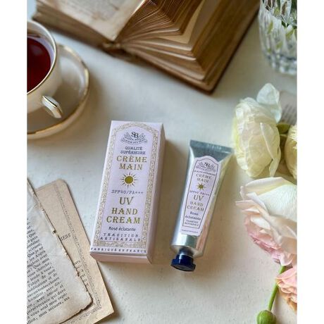 [^ԁFSENTEU-B001UZA3]T^[EGE{[eЂ́A蔧̂Ƀx^ȂDGȃnhN[ɎO΍􂪂łʂvXB肰ȂS[h߂NVJŐꂽfUCƁASn悢₩ȍ肪lĆut`NVbNV[YṽnhN[łB̋CɂȂG߂Ɏ^т₷gтɂ֗ȃ~jTCYŁACɂȂ鎞ɂłyɂg܂BȔ肾Mtgɂ߁BzCgeB[gn̍ɖSPF40APA+++UVnhN[BeB[̂悤ȒND܂邷Ƃ₳B[Yv@X̂炩ȓ𗁂тĂ炫ƋPI[h[Y̍B T^[G{[eЂŐlCUVnhN[ɁAt[eBȑu₩Ƃق̂Â̂郍[Y̍łBSenteur et Beaute^T^[EGE{[eT^[EGE{[eЂ́Av@X̃GOEgŎЂɂ鍁≻ϕi𐻑Ă܂BVNȌd邱ƂɂAimĂAׂĂ͍̍ŗLȁAO[XŶ̂gpĂ܂BVvōƐɂӂꂽiAݏoĂ܂By2025 Spring^Summerzy25SSzޗAۑ@̓pbP[W̏i摜mFBe : 30mli摜́A̓p\RȂǂ̉{ɂAۂ̐FƈقȂČꍇ܂B\߂Bi̐F̖ڈ́AiP̂̉摜QƂBCɓo^̂߁Cɓo^íA}Cy[WɂČ݂̉i݌ɏ󋵂̊mF\łBXg̊Ǘɐ񂲗pB