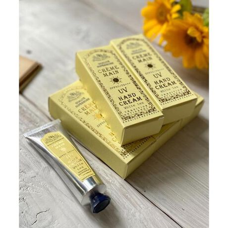 [^ԁFSENTEU-B001UZA3]T^[EGE{[eЂ́A蔧̂Ƀx^ȂDGȃnhN[ɎO΍􂪂łʂvXB肰ȂS[h߂NVJŐꂽfUCƁASn悢₩ȍ肪lĆut`NVbNV[YṽnhN[łB̋CɂȂG߂Ɏ^т₷gтɂ֗ȃ~jTCYŁACɂȂ鎞ɂłyɂg܂BȔ肾Mtgɂ߁BzCgeB[gn̍ɖSPF40APA+++UVnhN[BeB[̂悤ȒND܂邷Ƃ₳B[Yv@X̂炩ȓ𗁂тĂ炫ƋPI[h[Y̍B T^[G{[eЂŐlCUVnhN[ɁAt[eBȑu₩Ƃق̂Â̂郍[Y̍łBSenteur et Beaute^T^[EGE{[eT^[EGE{[eЂ́Av@X̃GOEgŎЂɂ鍁≻ϕi𐻑Ă܂BVNȌd邱ƂɂAimĂAׂĂ͍̍ŗLȁAO[XŶ̂gpĂ܂BVvōƐɂӂꂽiAݏoĂ܂By2025 Spring^Summerzy25SSzޗAۑ@̓pbP[W̏i摜mFBe : 30mli摜́A̓p\RȂǂ̉{ɂAۂ̐FƈقȂČꍇ܂B\߂Bi̐F̖ڈ́AiP̂̉摜QƂBCɓo^̂߁Cɓo^íA}Cy[WɂČ݂̉i݌ɏ󋵂̊mF\łBXg̊Ǘɐ񂲗pB