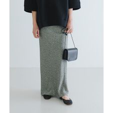 サテンフラワーマーメイドスカート