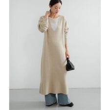 アーバンリサーチ(URBAN RESEARCH)の深Vネックニットワンピース
