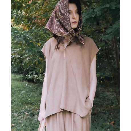 [^ԁFURA6-23C001]l̃bNXX^Ct[htvI[o[BLv[̃^t^fނɃtBuH{ƂŁAF򂹂悤ȓƓ̕Ɏdグ܂B傫߂̃t[hƃS[h̃Wbv|CgŁAVvȂioBĝ̃CЂȂƂ̂VGbgɁAt`X[ũoXǂA̘r܂ƌĂ܂Bfނ̃Lv[C[W[pc(URA6-24C010 )Lv[MU[ICXJ[g(URA6-25C003)ƃZbgAbv̂悤ɍ킹ƁAbNX̂ꂽX^COɁBẴfC[烊][gX^C܂ŕL􂵂܂BPOINTEAڐG⊴AUVJbg̋@\tfށEiȃS[hWbvEbNX̂VGbgy2025 Autumn^Winterzy25AWz̏íAfނ̓萫ATCYɑ̃u܂BJ␅ɂփW~o₷߁AJ̓̂pɂ͂ӂB̑舵Ɋւ܂ẮAiɕt̃AeV^OBi摜́A̓p\RȂǂ̉{ɂAۂ̐FƈقȂČꍇ܂B\߂Bi̐F̖ڈ́AiP̂̉摜QƂBCɓo^̂߁Cɓo^íA}Cy[WɂČ݂̉i݌ɏ󋵂̊mF\łBXg̊Ǘɐ񂲗pBfފ : ȂLk : Ȃn : Ȃ : Ȃ|Pbg : Ȃ