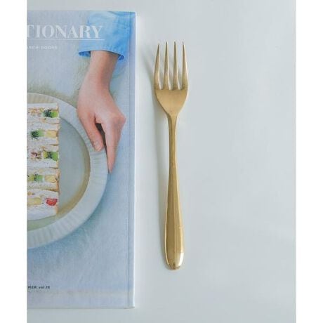 [^ԁF305533-DZ33]̃ACeWEB菤iłBfBi[⃉`^CɍœKȁAڂɂtH[NBƎ̎[݂̂򂪏iȕ͋CA^Jfނ̃fBi[tH[Nׂ܂BEl̎ňĂāAɓނ悤A̕ۂ݂ттĂfUCB[̂ߕɂ₷悤J[uĂāApX^t؂Ղ̃T_A̃P[LHׂ鎞Ɋ􂵂܂B^JȂł͂̌oNω킹āAipJg[łBi摜́A̓p\RȂǂ̉{ɂAۂ̐FƈقȂČꍇ܂B\߂Bi̐F̖ڈ́AiP̂̉摜QƂBCɓo^̂߁Cɓo^íA}Cy[WɂČ݂̉i݌ɏ󋵂̊mF\łBXg̊Ǘɐ񂲗pB