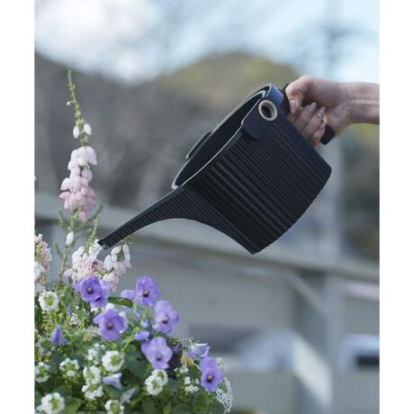 [^ԁF244752-DZ33]@ׂł₳V[U\BK[fCeAƂĂfWEB̐ÂbɐVȋ@\ƊyvXVõWEׂ܂BƎ̒"}`XvN[\"ɂA₳UuV[UvƁAfuJETUv̐Vo2WAYdlBnhƃObvŊpxł̂ŁAԂtăs|CgŐ肪ł܂B㕔̓I[vɂȂĂ̂Ő߂₷A̐ȒPBnhɃz[XOt邱ƂŐ߂₷݌vɂȂĂ̂|CgɁBV[̂悤ȃV[̗`ƑfUł鍡܂łɂȂWÉAK[fjO̂̐lւ̃MtgɂIXXłByHachiman gardens(n`}K[fY)zЂ1998NX^[gARɔz葱ĂTXeiuȐAؔK[fjOObYWJV[YB΂̂΂ɒuȂłB^VA܂͖ł݂ƃLYƂ܂Bϗ ^ ϔMx : |vs -20`120i摜́A̓p\RȂǂ̉{ɂAۂ̐FƈقȂČꍇ܂B\߂Bi̐F̖ڈ́AiP̂̉摜QƂBCɓo^̂߁Cɓo^íA}Cy[WɂČ݂̉i݌ɏ󋵂̊mF\łBXg̊Ǘɐ񂲗pB