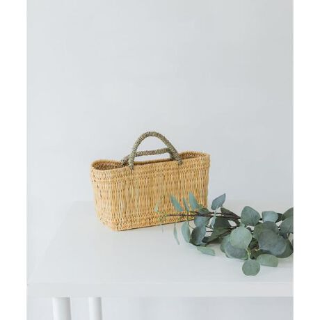 [^ԁFDG158AF001]ccXg[̐ŕ҂܂ꂽAobÔЉłB x҂ݍ܂ĂAi`ȕ͋C炵obÓAƂɎčs}VFobOƂāA܂́AC₨ٓăsNjbN̂ƂāAlXȃV[Ŏg₷TCYB ܂ACeAƂĂ݂悭AGXbpꂽA[ACeƂĂgĂ܂B yAtJXNGAz fށEfUC̃IWieBɉAAtJnhChiȂł͂́u킢vBVNȋƉ^Ă܂B AtJen̗Dꂽ`H|iЉ邾ł͂ȂAAtJfUCƁA{̃gh~bNXANN悤ȏi񋟂Ă܂B ̏íAVRfނgpĂ邽߁AfޓƓ̏L܂BsǂȂǂł͂܂̂ŁA\߂B ̏i͖CAEJȂǂɂ鐅ʂɂF܂Bߕ͂̂̂ɐFڂ肷鋰ꂪ܂̂ŁAFWF̂̂Ƒgݍ킹ۂ͐î舵ɏ\ӂB AƖɂF܂Bۊǂ̍ۂ͒˓⋭Ɩ̓ꏊ͂B ̑舵Ɋւ܂ẮAiɕt̃AeV^OB d : 400g i摜́A̓p\RȂǂ̉{ɂAۂ̐FƈقȂČꍇ܂B\߂Bi̐F̖ڈ́AiP̂̉摜QƂB