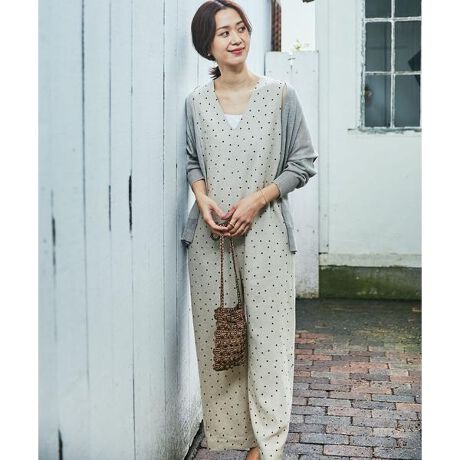 [^ԁFDRA5-26A207]ޒɕ̂ł郊l[ngpAySn͂̃I[CBi`ȕ͋C̒ɁA_ɔzuhbgANZgAVvȂꂽۂo܂BVlbNfUC񌳂XbLƌA炵vXBJ[fBKVcC[h邱ƂŋG߂̕ςڂɂΉAlXȃX^COy߂ꒅłBy2025 Spring^Summerzy25SSz̏i͓VRfނgpĂ邽߁ATCYɎ኱̌̍܂B\߂Bd : 440gi摜́A̓p\RȂǂ̉{ɂAۂ̐FƈقȂČꍇ܂B\߂Bi̐F̖ڈ́AiP̂̉摜QƂBCɓo^̂߁Cɓo^íA}Cy[WɂČ݂̉i݌ɏ󋵂̊mF\łBXg̊Ǘɐ񂲗pBfފ : ₠(NATURAL̂)Lk : Ȃn : Ȃ : Ȃ|Pbg : 