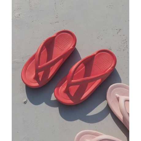 [^ԁFDWA5-Z-FF]_Œe͂̂闚Sn͂̃Jo[T_Bɂ₳oCIx[XTPE(Thermoplastic elastomer)fނgpA_炩GƑϋvɗDꂽACeBh[Xgbv̌^\̂ƂtH炵fUCŁAɌyʂݍނӂӂ̒p͈xƂ݂ɂȂ܂B^E[X͂ACv[Ȃǂ̐ۂłg܂ByTAW&TOE ^ g[Ahg[z؍˂̃Jo[V[YuhBɂ₳fނKpȂAuhȂł͂̃fUCJ[ɂACeWJĂ܂By2025 Spring^Summerzy25SSzCjɂ܂ẮAiɕsǂꍇɌoׂĂĂ܂B\߂Bd(Б) : 145gi摜́A̓p\RȂǂ̉{ɂAۂ̐FƈقȂČꍇ܂B\߂Bi̐F̖ڈ́AiP̂̉摜QƂB-----------------------------sX^btr[tTCY : 2424𒅗pƂAEƂɂ҂̃TCYłBE₷ASnǂłB[X^btf[^]i̒pTCY : 24.0`24.5cm : 24cm : 21cm : ⋷߁Snɂ͌l܂̂ŁA܂łڈƂĂB-----------------------------Cɓo^̂߁Cɓo^íA}Cy[WɂČ݂̉i݌ɏ󋵂̊mF\łBXg̊Ǘɐ񂲗pB