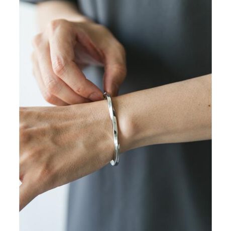 [^ԁFDRA6-1JN603]R[fBl[g̃ANZgɂȂoOBVvȃfUCŗlXȃR[fBl[gɂgɒ₷XeXfނȂ̂ŁAȂǂɂϐFȂ̂Ŏ₷łBВtŃMtgɂ߂łBy2025 Autumn^Winterzy25AWzd : 18.5gi摜́A̓p\RȂǂ̉{ɂAۂ̐FƈقȂČꍇ܂B\߂Bi̐F̖ڈ́AiP̂̉摜QƂBCɓo^̂߁Cɓo^íA}Cy[WɂČ݂̉i݌ɏ󋵂̊mF\łBXg̊Ǘɐ񂲗pB