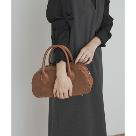 [^ԁFDWA6-25112]Ƃۂ݂̂tH̃{XgobOBV{̂郊AU[ƕ̈قȂXEF[h̃RrfUĆAiŃNVJȈۂ^܂BRpNgȃTCYȂ}`Ƃ邽߁AoɕKvȉו͏\Ɏ[ł܂B邾ŃV[Y[hƍ߂ĂACełByMARCO BIANCHINI ^ }R rA`[jzC^AEgXJ[íAt@~[ŉcރU[obOuhBC^AU[̎JWAɁAtF~jŃANZǧfUClCłBy2025 Autumn^Winterzy25AWz̏i͔v̓AF܂B܂A▀CɂĖ{̂͑̏iɐFڂ肵܂̂ŁA[ӂB܂Avi͎C܂̂ŁAʋC̗ǂÂƂɕۊǂĂBd : 500gi摜́A̓p\RȂǂ̉{ɂAۂ̐FƈقȂČꍇ܂B\߂Bi̐F̖ڈ́AiP̂̉摜QƂBCɓo^̂߁Cɓo^ꂽíA}Cy[WɂČ݂̉i݌ɏ󋵂̊mF\łBXg̊ǗɂЂpB