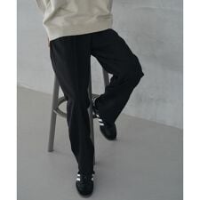 『仁村紗和さん着用』『UR TECH』完声2タックワイドトラウザー