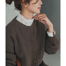 アイレットレース衿ブラウス