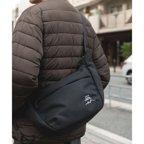 [^ԁFDR26130-1180304]pɗDꂽURBAN RESEARCH DOORSIWĩV_[obOBlCURDV[Yɝ@\t̐V^oBẼ|PbgzuA₷dlEURDShJŃfUCvXyʂ@\IŁAfC[AEghA܂ŕL􂷂V_[obOłBy2025 Autumn^Winterzy25AWzCȂǂɂFڂ肷\܂BɔZFƒWFgݍ킹ꍇAJ⊾ȂǔGꂽԂł͐Fڂ\Ȃ܂BpbP[WJɁAnFۂɎgp܂Dpڒ܂Ȃǂ̏Lꍇ܂BLCɂȂꍇ̓pbP[WoA{̊JJāA΂炭ʂ̗ǂAŊĂB̑舵Ɋւ܂ẮAiɕt̃AeV^OBd : 325gi摜́A̓p\RȂǂ̉{ɂAۂ̐FƈقȂČꍇ܂B\߂Bi̐F̖ڈ́AiP̂̉摜QƂBCɓo^̂߁Cɓo^ꂽíA}Cy[WɂČ݂̉i݌ɏ󋵂̊mF\łBXg̊ǗɂЂpB