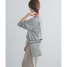 撥水ショルダーバッグ