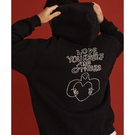 [^ԁFLAA7-11C011]DbZ[WwAH~̗t[fB[CXg[^[Ƃ̃R{Ŕwʂɑ傫OtBbN|Cg̗Nуt[fB[łB肵NёfނŕۉA߂̃VGbg͌̃jbgVcd˂ĂɂȂ܂B̂肰ȂhJƔw̃A[gJWAȂî\邽߁AR[gWPbg̃Cɂă`邾ŒȂɌo܂Bʋ΂̉T̊OoAFlƂ̏W܂܂ŕLgAt[hƃJK[|PbgŊ΍SłBy2025 Autumn^Winterzy25AWzi摜́A̓p\RȂǂ̉{ɂAۂ̐FƈقȂČꍇ܂B\߂Bi̐F̖ڈ́AiP̂̉摜QƂBCɓo^̂߁Cɓo^ꂽíA}Cy[WɂČ݂̉i݌ɏ󋵂̊mF\łBXg̊ǗɂЂpBfފ : ȂLk : ₠藠n : Ȃ : Ȃ|Pbg : 