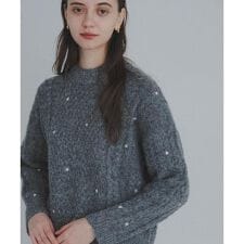 刺繍ケーブルニット