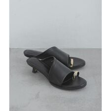 LE VERNIS　トゥーリングサンダル