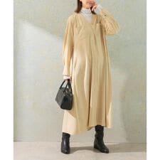 ポケットデザインVネックワンピース