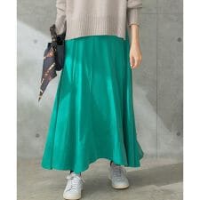 パネルラインサテンフレアスカート