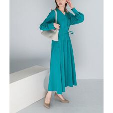 ポケットデザインVネックワンピース