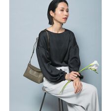 ハンマーサテンギャザーブラウス