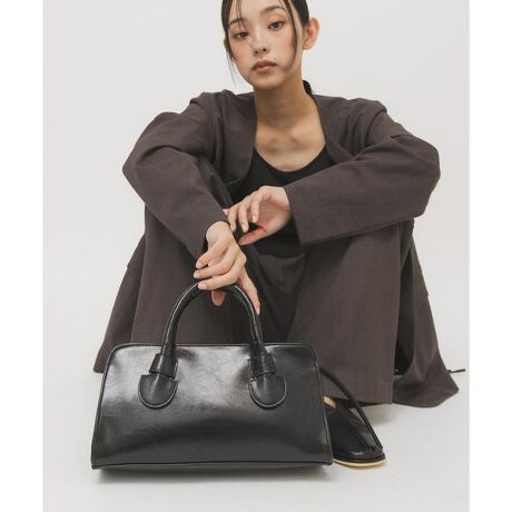 [^ԁFKB26130-2224040]yX^CbVɌ܂{XgBAGz悢̃VGbg|CgɂȂ{XgBAGBnh̕tt@Xi[[𒷂炵fUCɂ܂BNVJȈۂɎdグ邱ƂŁA̃X^COɃANZgvXĂ܂B莝͂AV_[tĂ̂Ō|\łBy2026 Spring^Summerzy26SSzd : 425gi摜́A̓p\RȂǂ̉{ɂAۂ̐FƈقȂČꍇ܂B\߂Bi̐F̖ڈ́AiP̂̉摜QƂBCɓo^̂߁Cɓo^ꂽíA}Cy[WɂČ݂̉i݌ɏ󋵂̊mF\łBXg̊ǗɂЂpB