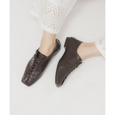 レースアップシューズ