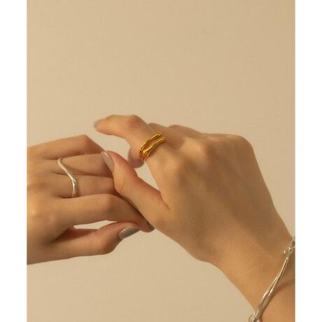 [^ԁFSM33-2KF002]y̓IȌ`ZNgzd˕tĂ悤ȓw̃fBe[茳ɒ悢d݂^郊OB̊̂郉CfUCAVѐSoBVvɌāAPɂȂȂ̂́B ySMELLY so(X[ \[)zsoƂ̓AChґB ̃X^COɗnރfUCłȂAɌoB gɂ̂ɕqɂȂ̎ɁAiYĂRZvgƂāASMELLYaWG[CB ʂȃWG[āAґȋCɂȂ悤ɁB |WeBuȓ𑗂Ă悤ɂƊ肢߂āBVo[̏íAC̗AA玉AiɔϐF܂AVo[NXN[i[ł̌ɂP߂o܂BgɂȂȂ͖܂ɓAC̏ȂꏊŕۊǂĂBbLiAVR΂ւ̃Vo[NXyуN[i[̂gṕAbL̔AϐFV~̌ƂȂ鎖L܂̂łӂBGLDJ[̏i14KgpbL{Ă܂BANZT[̓fP[gȑfނgpĂ邽߁AAՌ^ jĂ܂\܂̂ŏ\CtB܂A玉tĂƍ݂ϐF̌ƂȂ܂̂łgp͏_炩złꂵĉB܂A݂CɂȂꍇ̓S[hR[eBOΉ̃N[i[gpB  ^EEEEEC͊OĂ܂悤肢v܂B TEi≷Ȃǂ̍ȏꏊA܂Ɋnł̂gṕAΏĚƂȂꍇ܂̂ŒpĉB  ]A݁AԂ݁AȂǂ̏Ǐ󂪏oꍇ́Aɒp߂ĂɂkBAM[ȂłA̒̈ɒpĂƋAM[ɎǏ󂪏o邱Ƃ܂̂łӂBǰƂȂ܂̂ŁAȊł̂gp͂TB܂Aߓx̏Ռ܂ƁAڒʂɉeт܂̂ŁA\ɂCĂgpBTCY : 13i摜́A̓p\RȂǂ̉{ɂAۂ̐FƈقȂČꍇ܂B\߂B