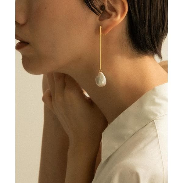 [}C]SMELLY sof baroque pearl bar earring/X[iSMELLYj S[h