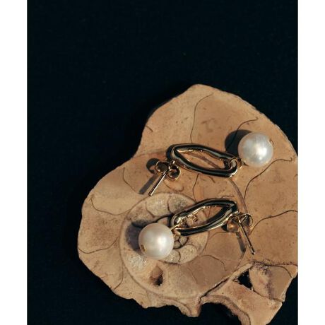 [^ԁFSM43-2LF009]yiiYꗱp[zSILVER925fނȂł͂̓Ɠȕƃ~jTCŸꗱp[̑gݍ킹iî鎨ւƃAbvf[gsAXBCrĉI[o`[tɂԂ牺p[Aɍ킹ăjAX̂\hbvfUC̈BN[ȑCɏ_炩ȈۂvXĂ1_łBFႢ(SILVER)̂pӂ܂SM43-2LF008@pearl drop piercey2024 Spring^Summerzy24SSz̏íAVRfނgpĂ܂B ̂߁A1_1_̐F`󂪔ɈقȂ܂BVRfނł킦Ȃ\y݂BVo[̏íAC̗AA玉AiɔϐF܂AVo[NXN[i[ł̌ɂP߂o܂BgɂȂȂ͖܂ɓAC̏ȂꏊŕۊǂĂBbLiAVR΂ւ̃Vo[NXyуN[i[̂gṕAbL̔AϐFV~̌ƂȂ鎖L܂̂łӂBGLDJ[̏i14KgpbL{Ă܂BANZT[̓fP[gȑfނgpĂ邽߁AAՌ^ jĂ܂\܂̂ŏ\CtB܂A玉tĂƍ݂ϐF̌ƂȂ܂̂łgp̓Vo[NXA͏_炩złꂵĉB܂A݂CɂȂꍇ̓Vo[N[i[S[hR[eBOΉ̃N[i[gpB  ^EEEEEC͊OĂ܂悤肢v܂B TEi≷Ȃǂ̍ȏꏊA܂Ɋnł̂gṕAΏĚƂȂꍇ܂̂ŒpĉB  p[gpi͔MƏՌɎア܂BǰƂȂ܂̂ŁAȊł̂gp͂TB܂Aߓx̏Ռ܂ƁAڒʂɉeт܂̂ŁA\ɂCĂgpBd(Ў) : 2.5gi摜́A̓p\RȂǂ̉{ɂAۂ̐FƈقȂČꍇ܂B\߂Bi̐F̖ڈ́AiP̂̉摜QƂBCɓo^̂߁Cɓo^ꂽíA}Cy[WɂČ݂̉i݌ɏ󋵂̊mF\łBXg̊ǗɂЂpB