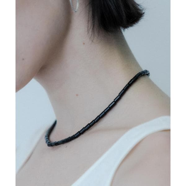 SMELLY so&rsquo; onyx mantel necklace
