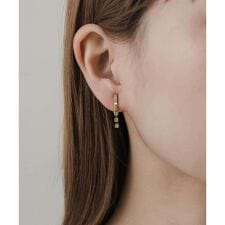 スメリー(SMELLY)のミニビジューメタルバーイヤリング